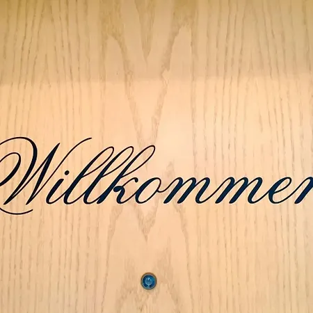 Mit Terrasse *
